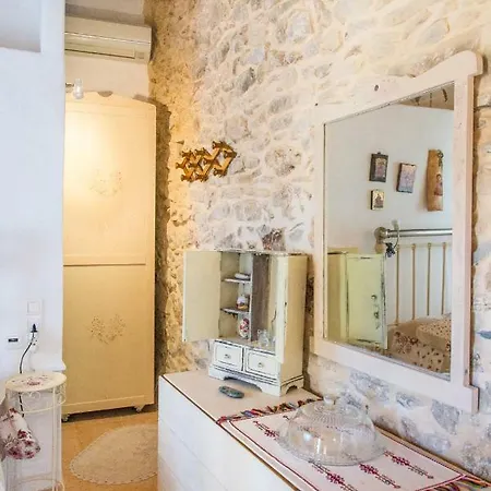 Private In Historic House * Lastros