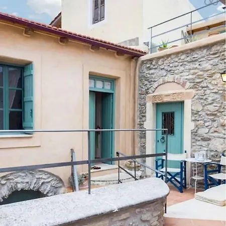 Private In Historic House Daire